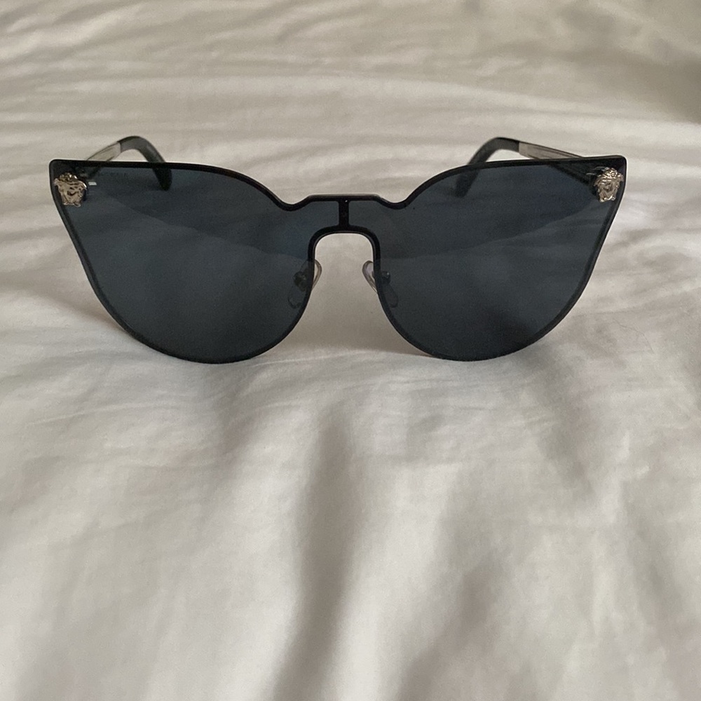 Valentino Cat Eye sunglasses